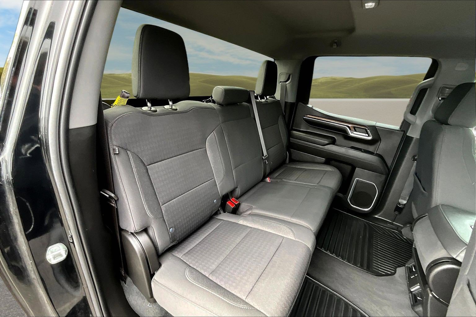 Used 2023 Chevrolet Silverado 1500 LT AWD/4WD image 17
