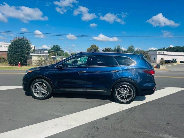 Used 2017 Hyundai Santa Fe FWD image 11