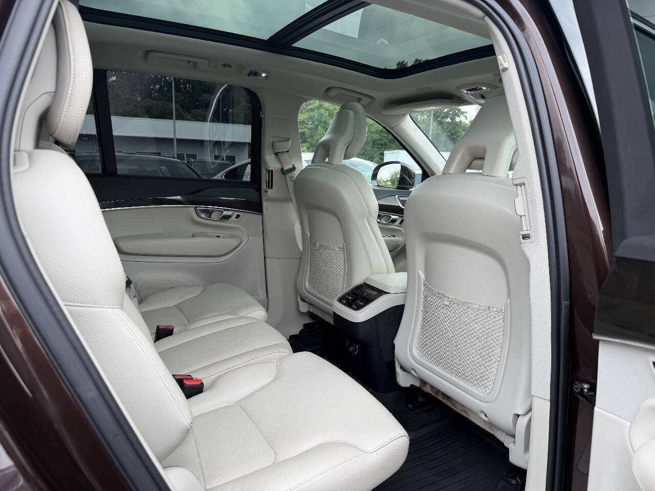Used 2018 Volvo XC90 T6 Momentum w/ Convenience Package AWD/4WD image 15