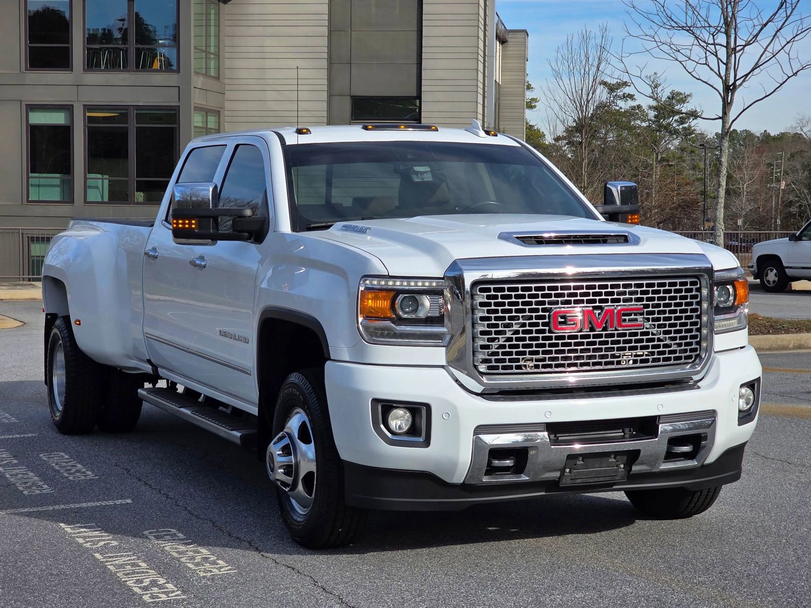 Used 2017 GMC Sierra 3500 Denali w/ Duramax Plus Package AWD/4WD image 10