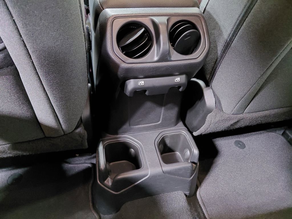 Used 2025 Jeep Wrangler Unlimited Sport AWD/4WD image 34