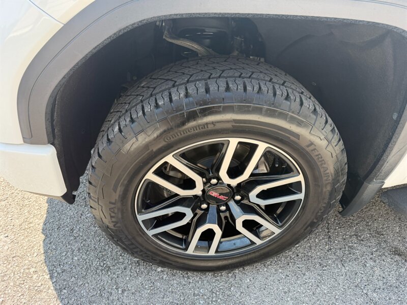 Used 2021 GMC Sierra 1500 AT4 w/ AT4 Premium Package AWD/4WD image 15
