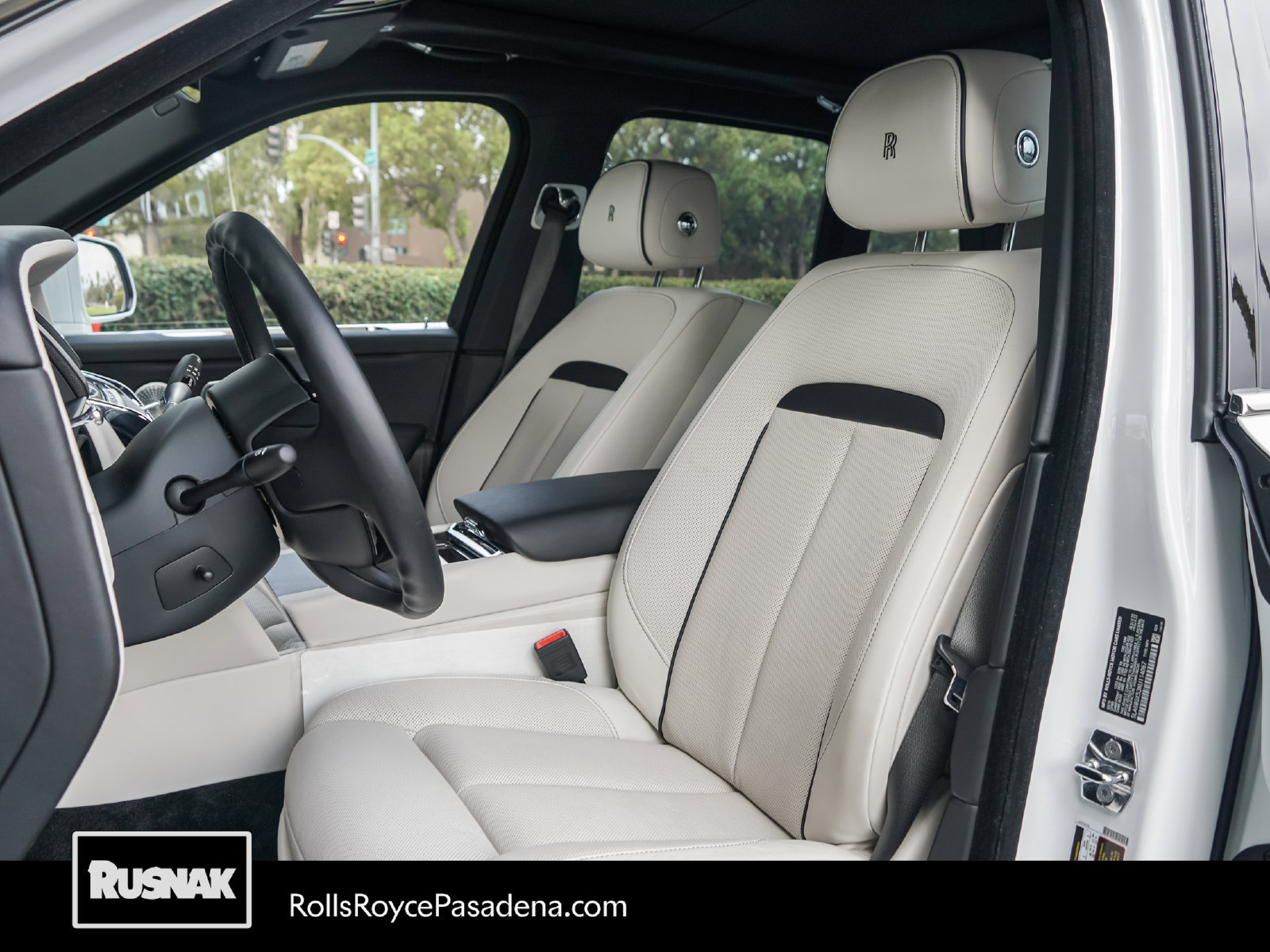 Certified 2019 Rolls-Royce Cullinan AWD/4WD image 22