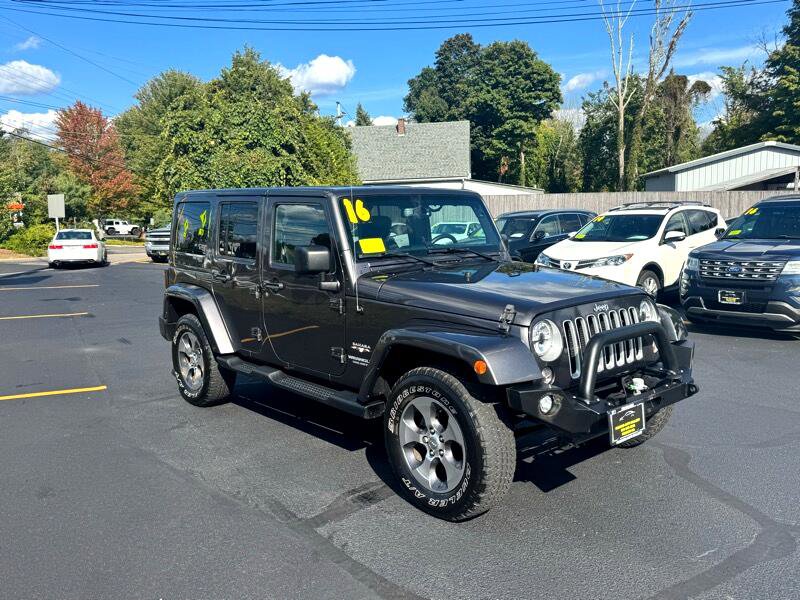 Used 2016 Jeep Wrangler Unlimited Sahara w/ Dual Top Group image 3
