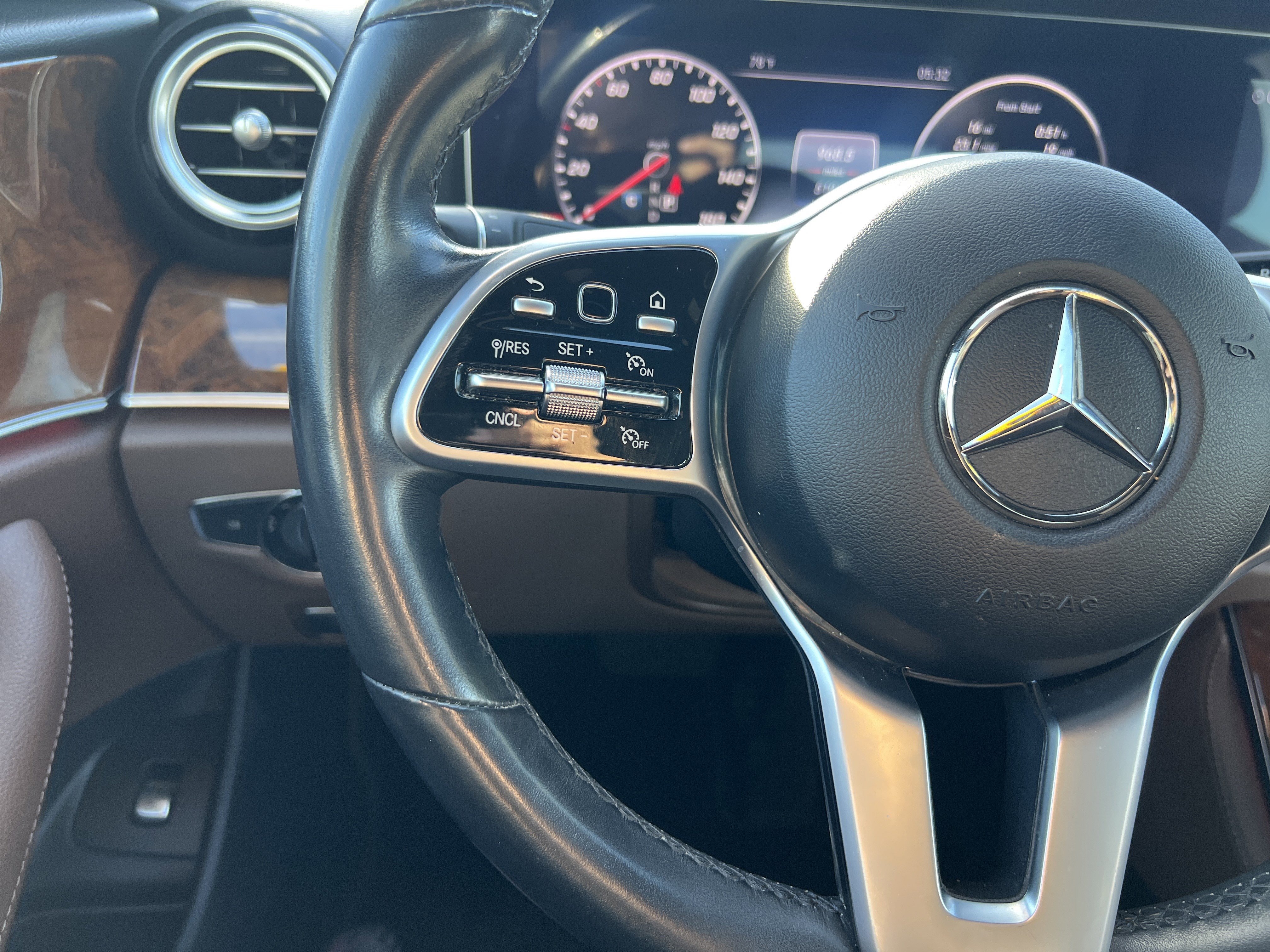 Used 2020 Mercedes-Benz E 350 4MATIC Sedan image 19