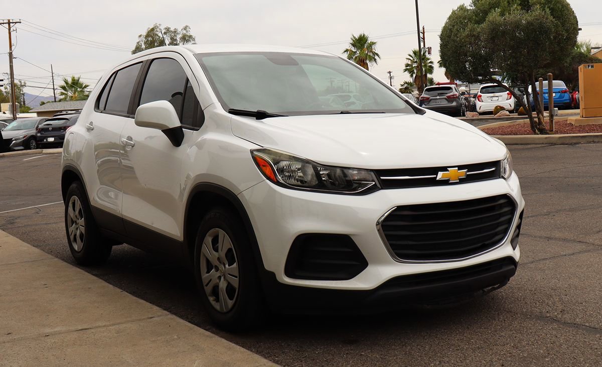 Used 2018 Chevrolet Trax LS w/ LPO, Cargo Package FWD image 14