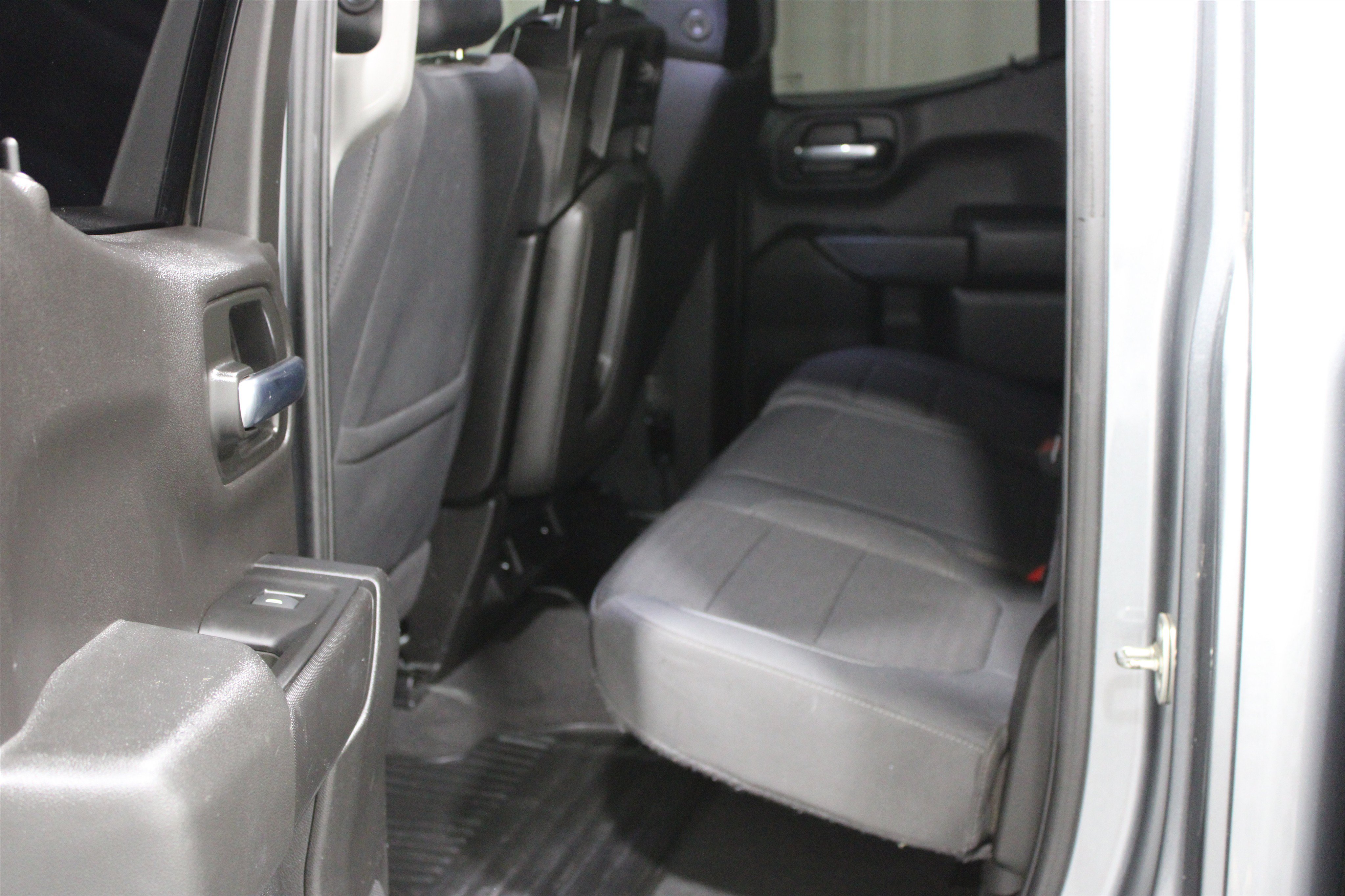 Used 2020 Chevrolet Silverado 1500 LT RWD image 18