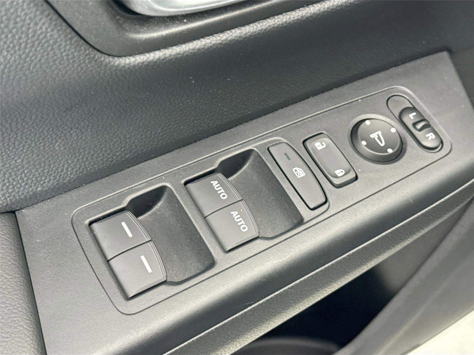 Used 2023 Honda CR-V Sport image 28