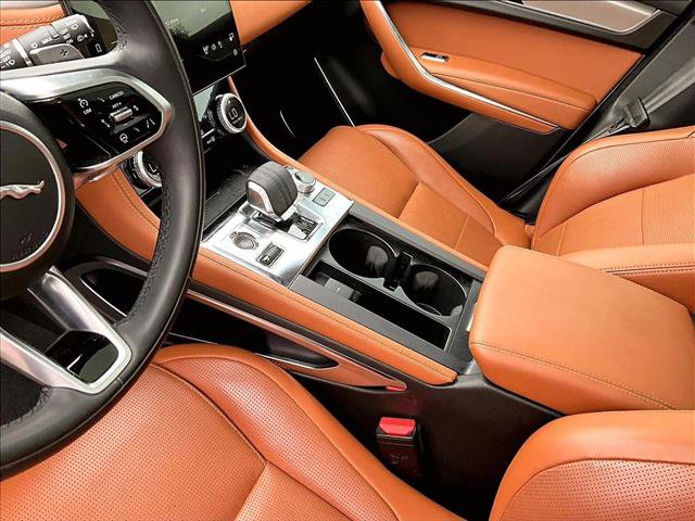Used 2025 Jaguar F-PACE R-Dynamic S image 14