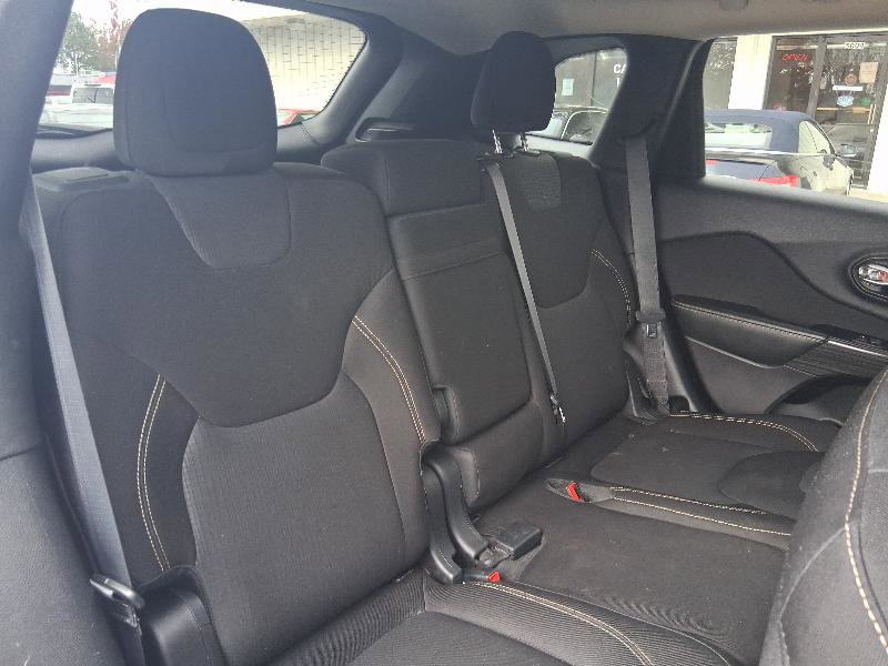 Used 2015 Jeep Cherokee Latitude w/ Cold Weather Group image 32