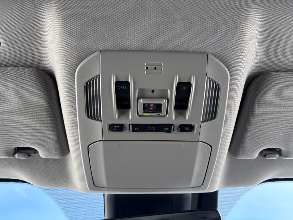 Certified 2021 Toyota Highlander XLE image 26