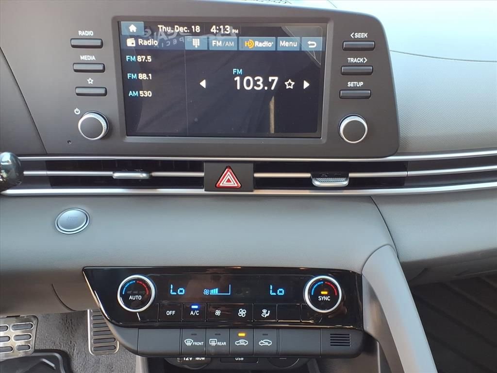 New 2025 Hyundai Elantra Sport image 13