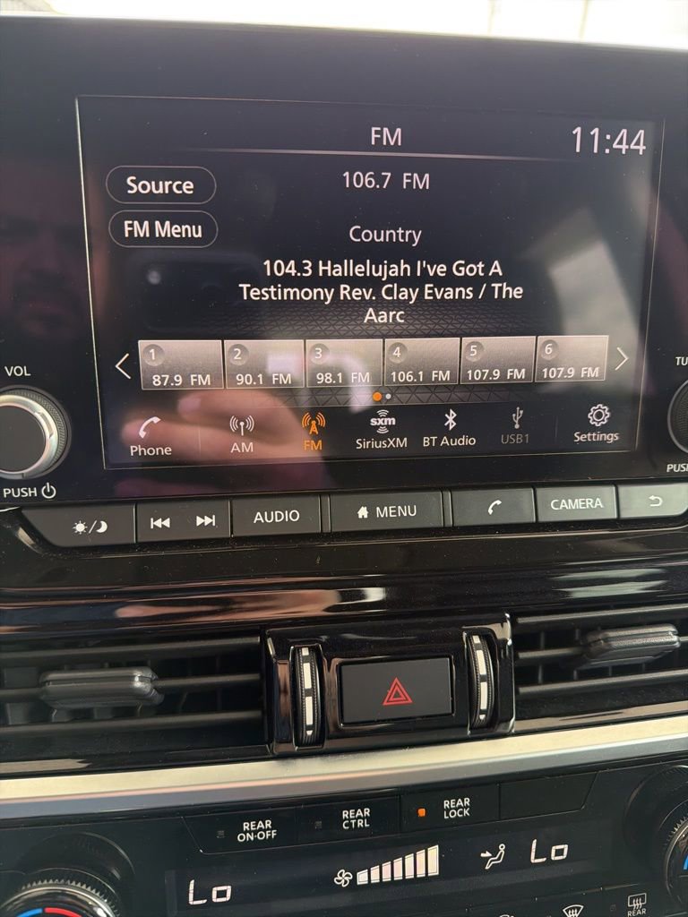 Used 2024 Nissan Pathfinder SV FWD image 8