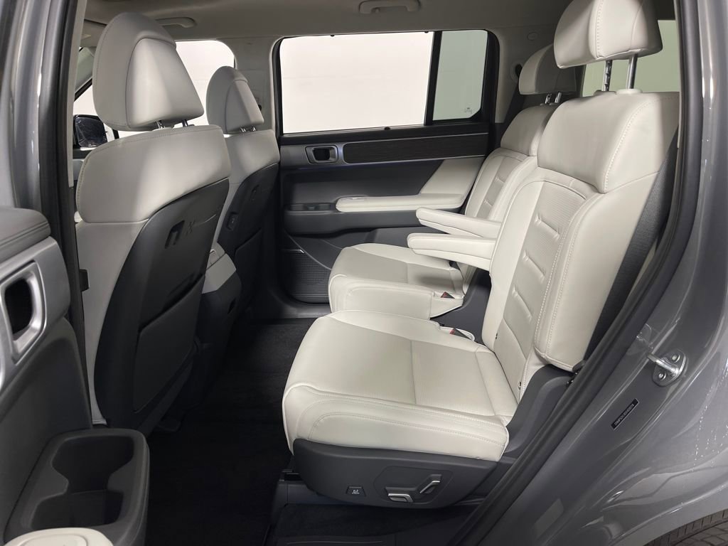 Certified 2025 Hyundai Santa Fe Calligraphy image 13