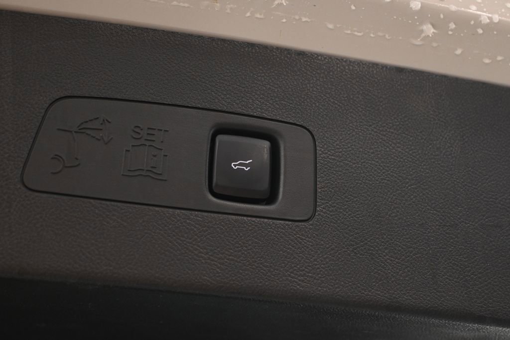 Used 2024 Lincoln Corsair AWD w/ Equipment Group 101A image 36