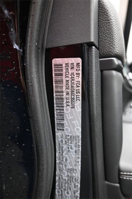 New 2025 Jeep Grand Cherokee Laredo X w/ Luxury Tech Group I image 15