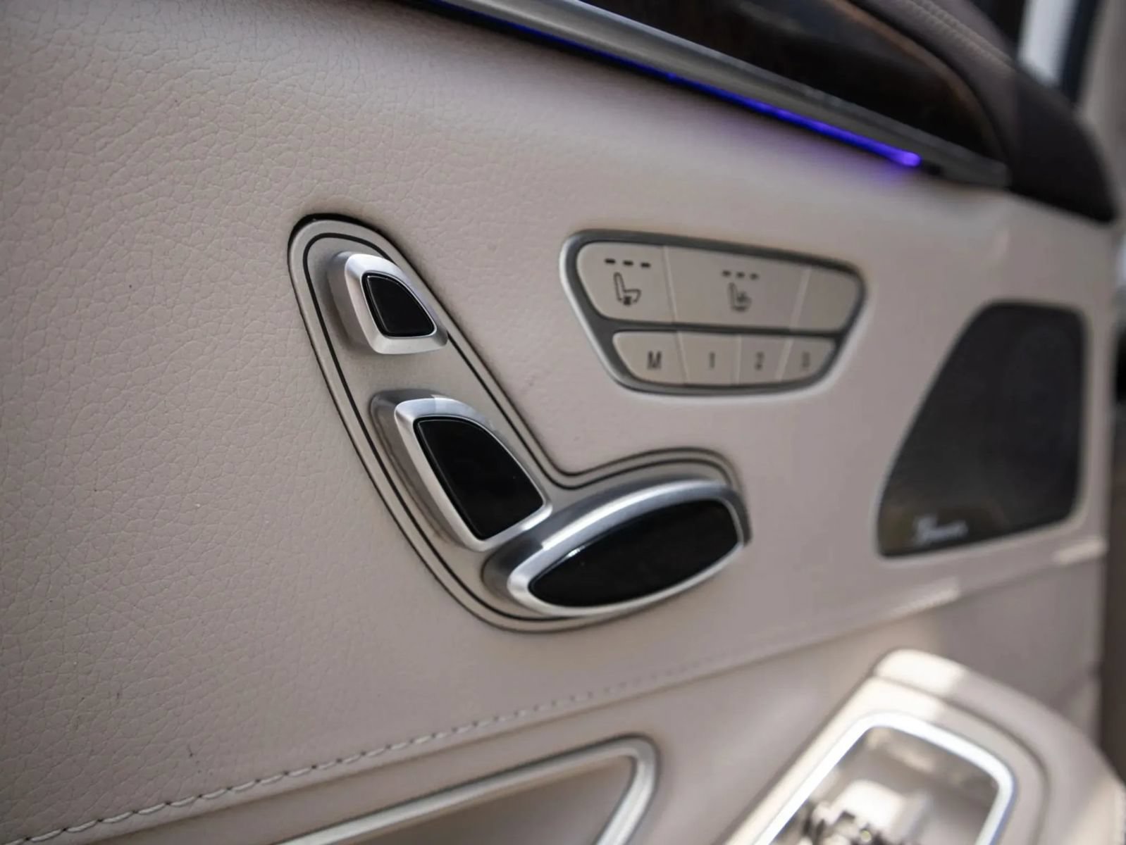 Used 2019 Mercedes-Benz S 560 Sedan w/ AMG Line Exterior image 28