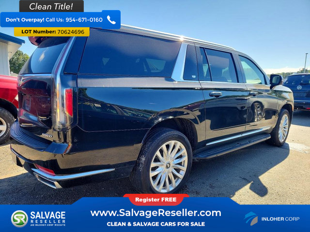 Used 2024 Cadillac Escalade ESV Luxury AWD/4WD image 4