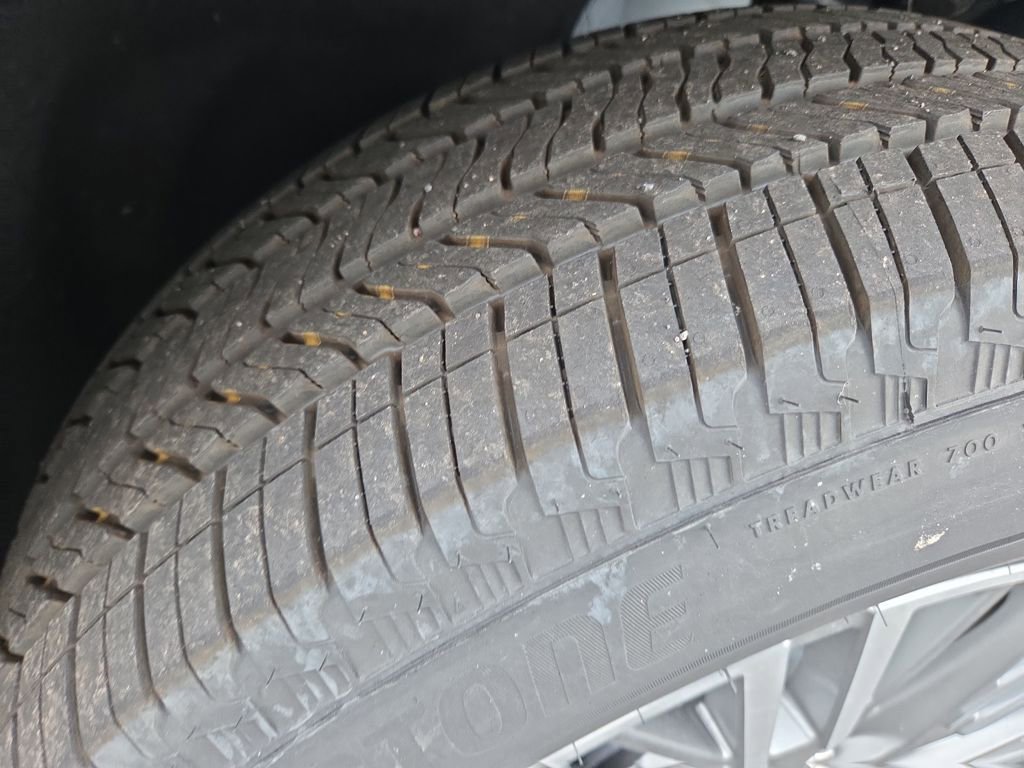 New 2025 Chevrolet Traverse LT w/ LPO, Floor Liner Package image 18