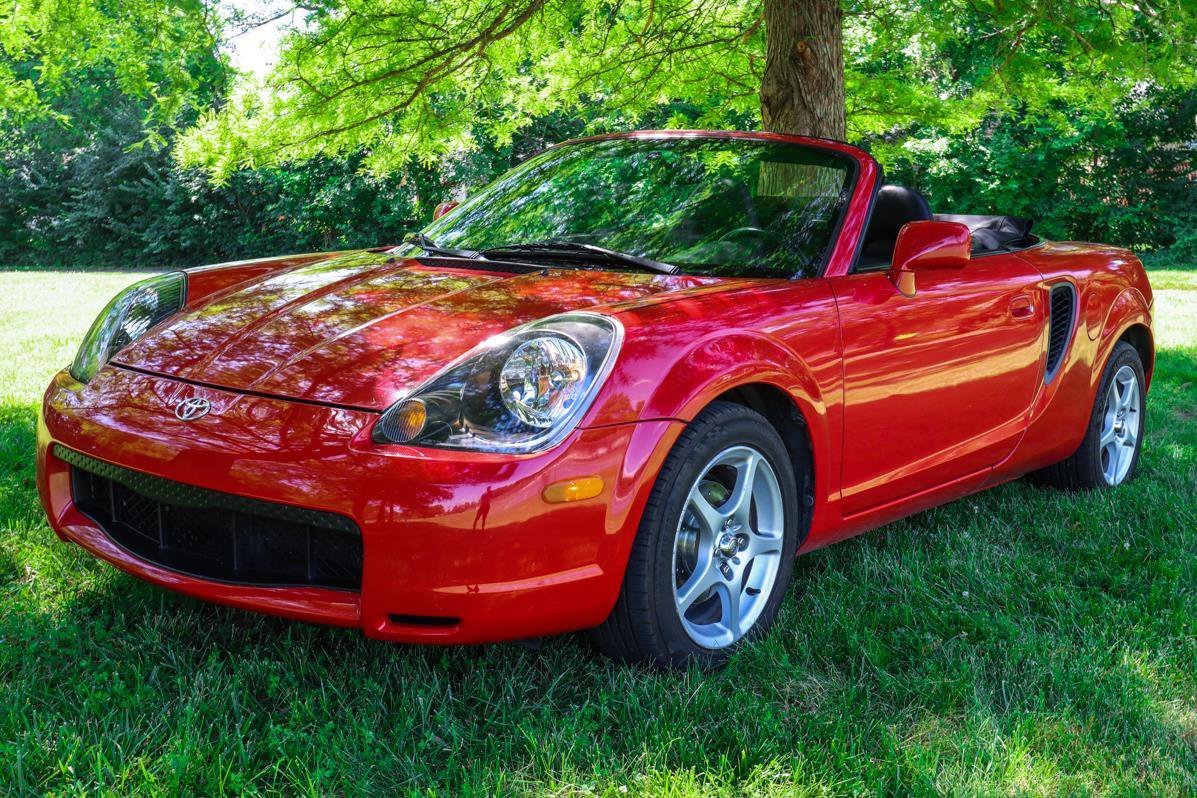 Used 2000 Toyota MR2 Base image 3