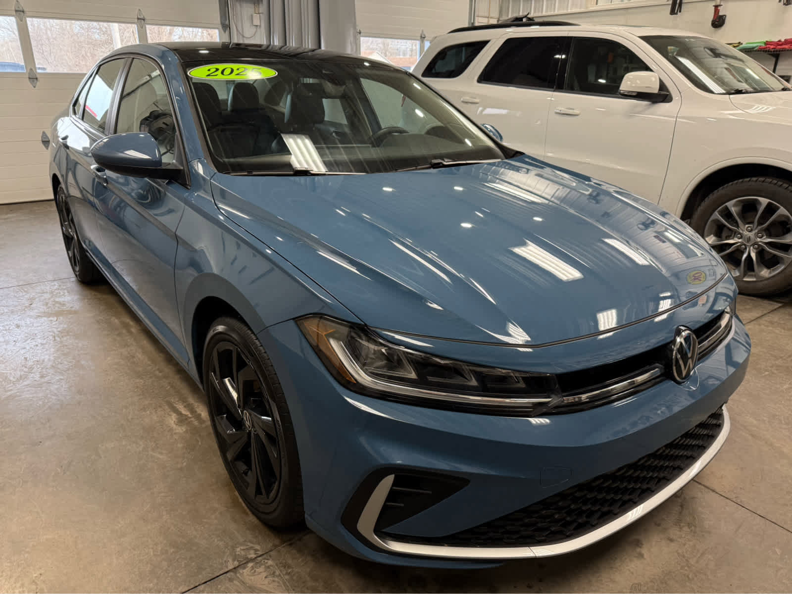 Used 2025 Volkswagen Jetta SE image 3