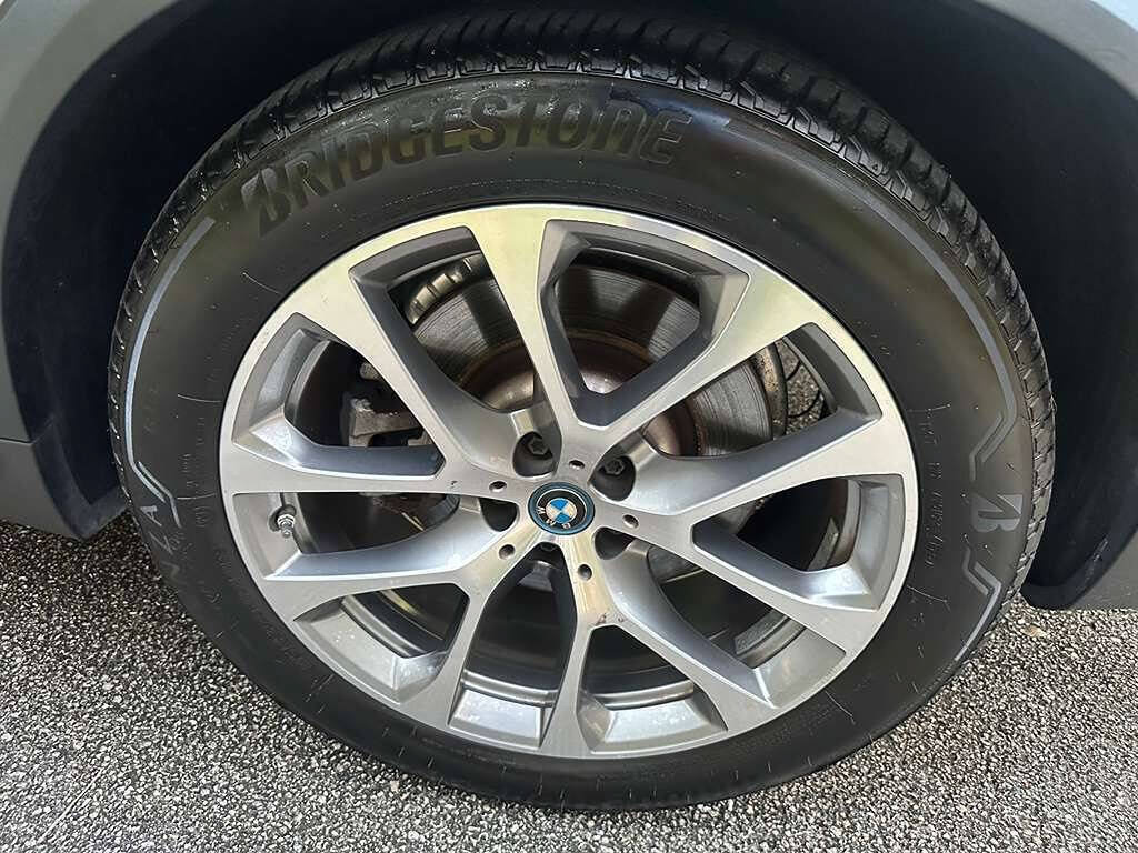 Used 2024 BMW X5 xDrive50e AWD/4WD image 27