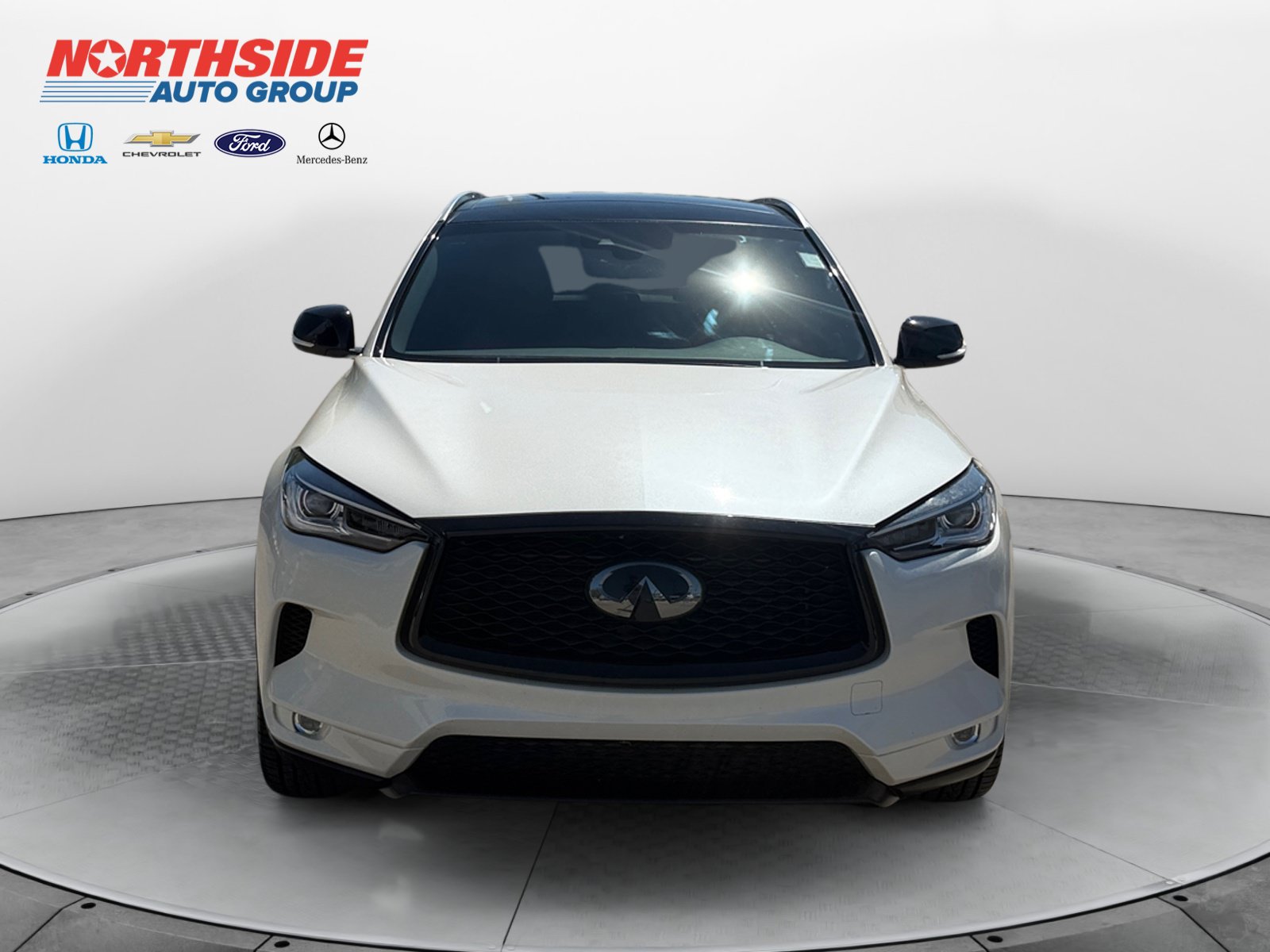 Used 2022 INFINITI QX50 Luxe w/ Appearance Package AWD/4WD image 2