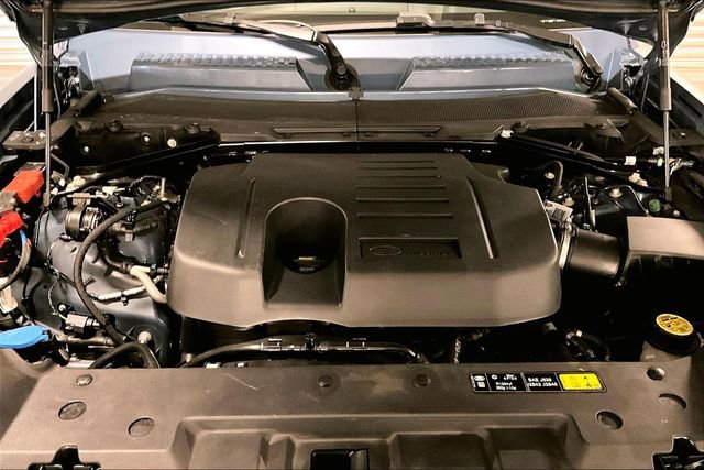 Certified 2024 Land Rover Defender 110 X-Dynamic SE AWD/4WD image 9