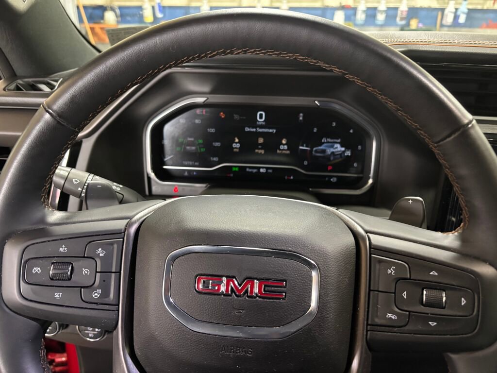 Used 2024 GMC Sierra 1500 AT4 w/ Technology Package image 8