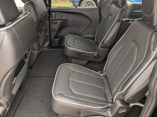 New 2026 Chrysler Pacifica Limited w/ S Appearance Package FWD image 9