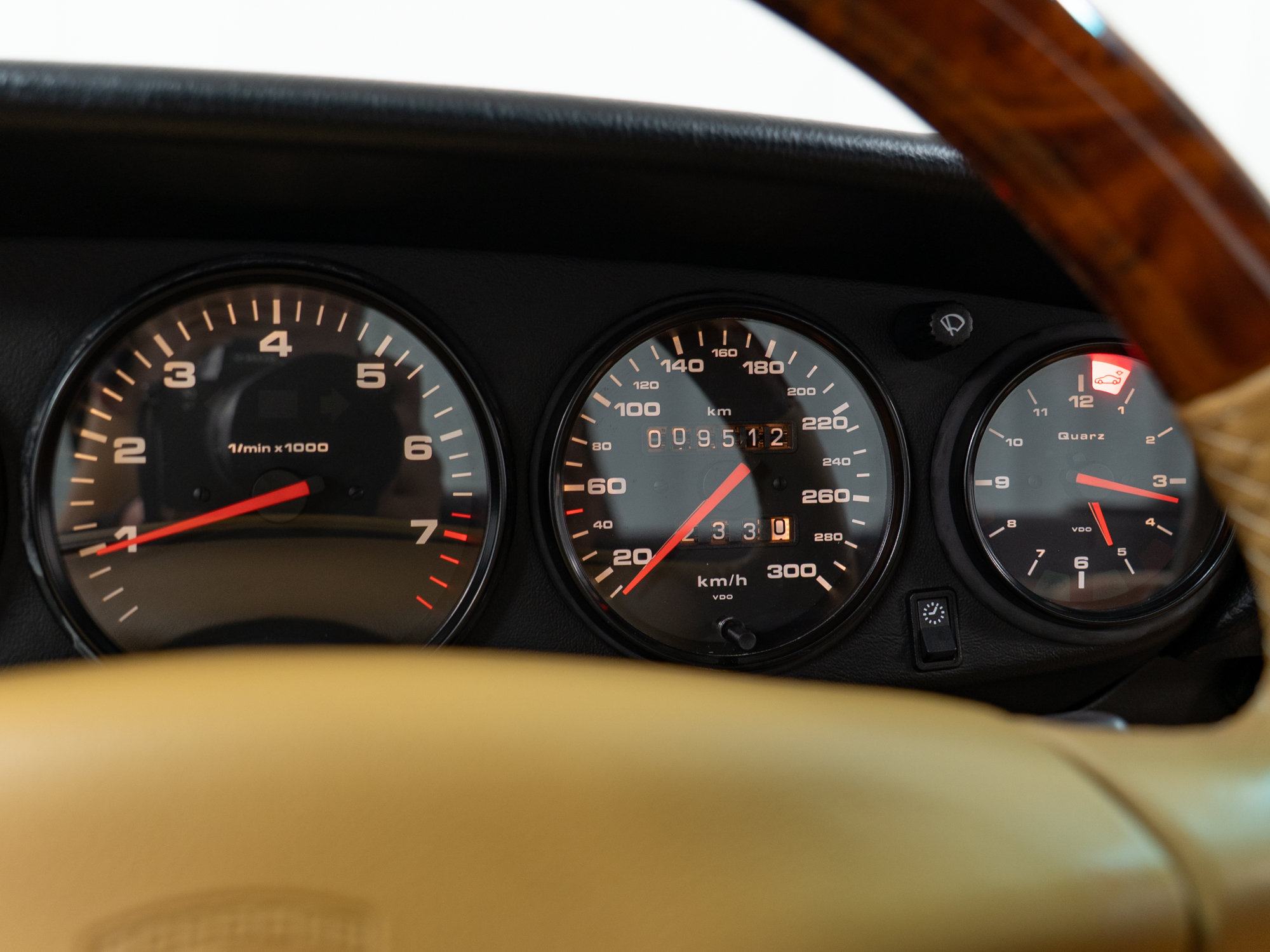 Used 1997 Porsche 911 Carrera 4S AWD/4WD image 28