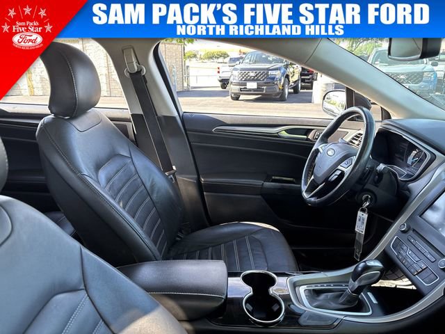Used 2016 Ford Fusion SE w/ Equipment Group 202A image 18