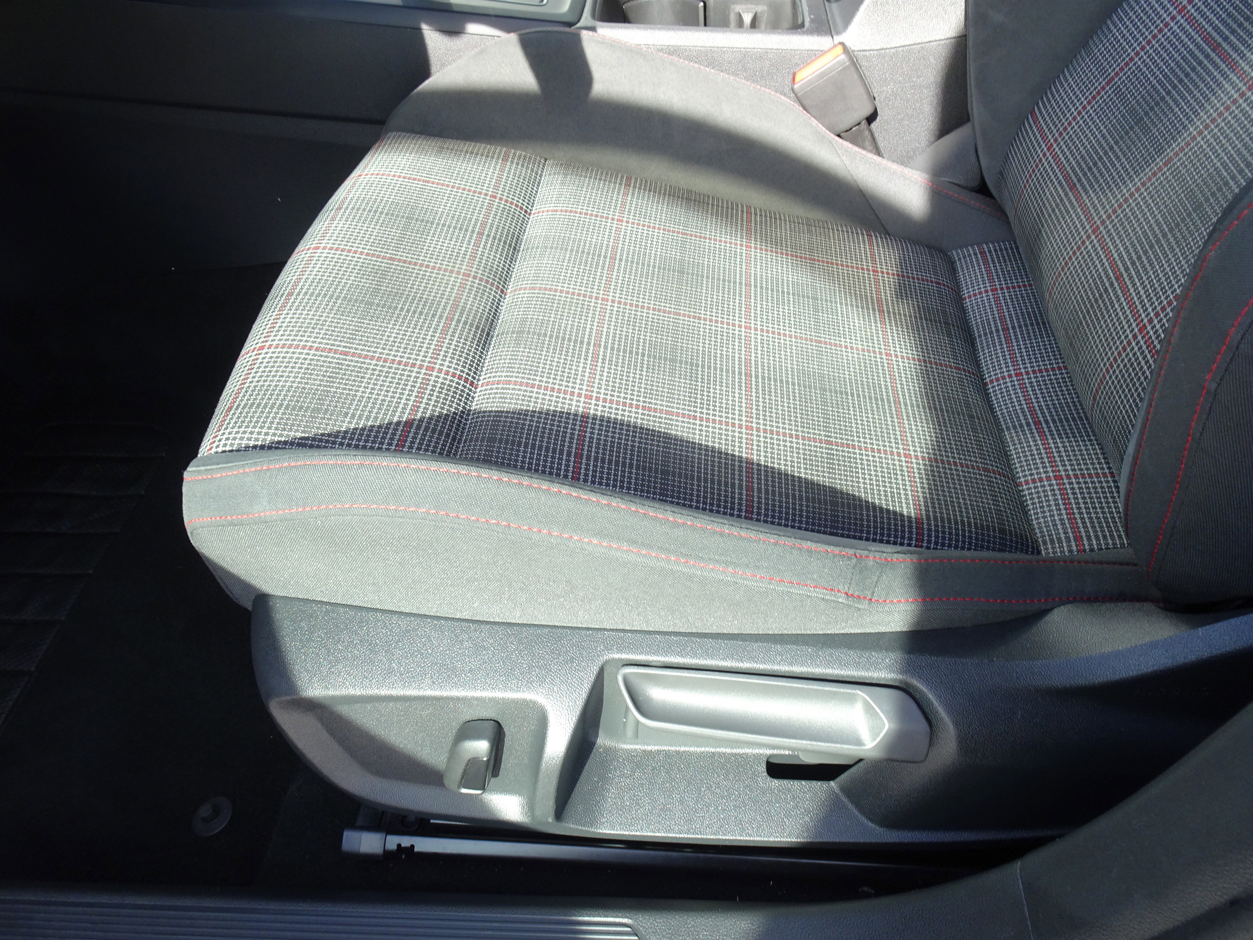 Used 2022 Volkswagen GTI S image 11