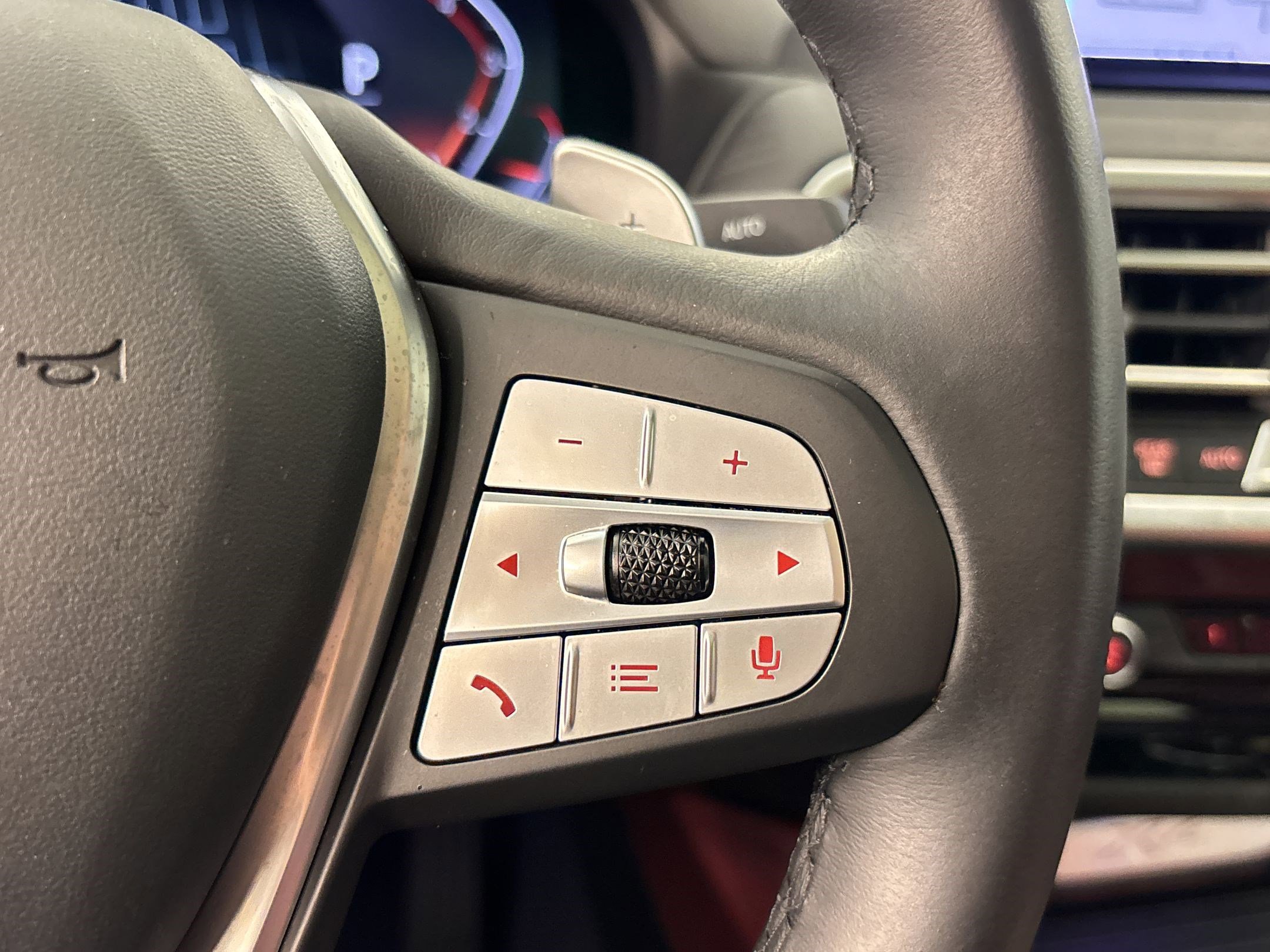 Certified 2024 BMW X4 xDrive30i w/ Parking Assistance Package image 23