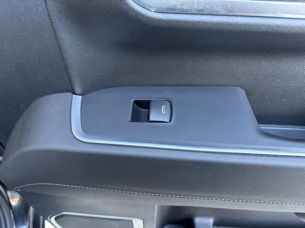 Used 2022 Chevrolet Silverado 1500 RST image 26