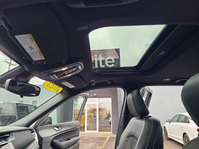Used 2023 Jeep Grand Cherokee Altitude AWD/4WD image 19