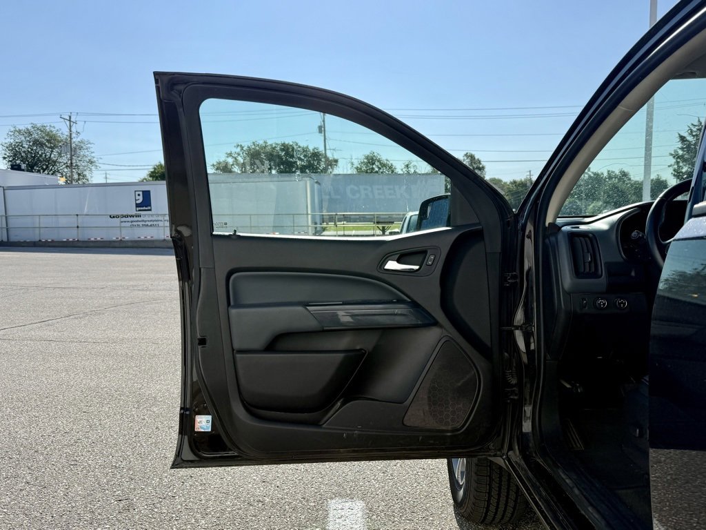 Used 2015 Chevrolet Colorado Z71 image 11