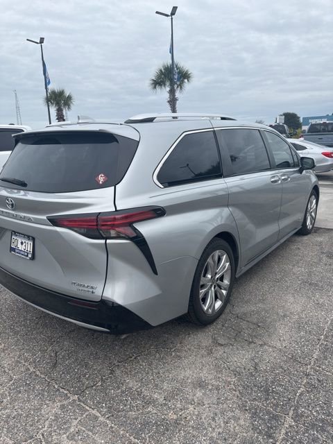 Used 2021 Toyota Sienna Platinum image 7