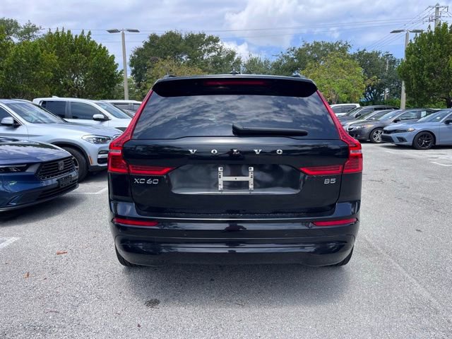 Used 2022 Volvo XC60 B5 Momentum w/ Climate Package FWD image 5