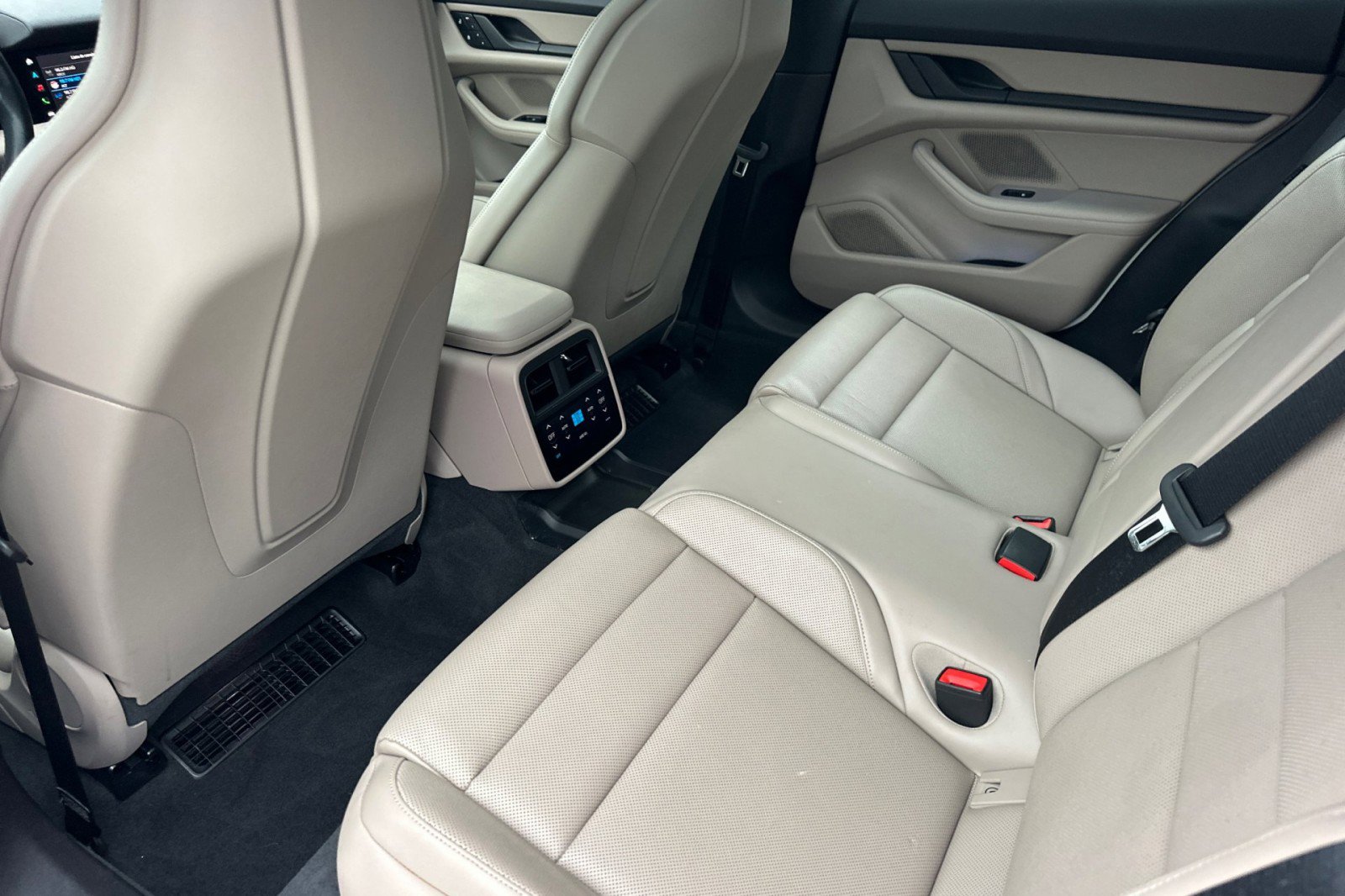 Used 2023 Porsche Taycan image 13