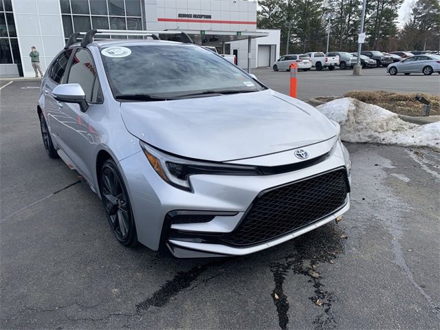 Used 2024 Toyota Corolla SE image 2
