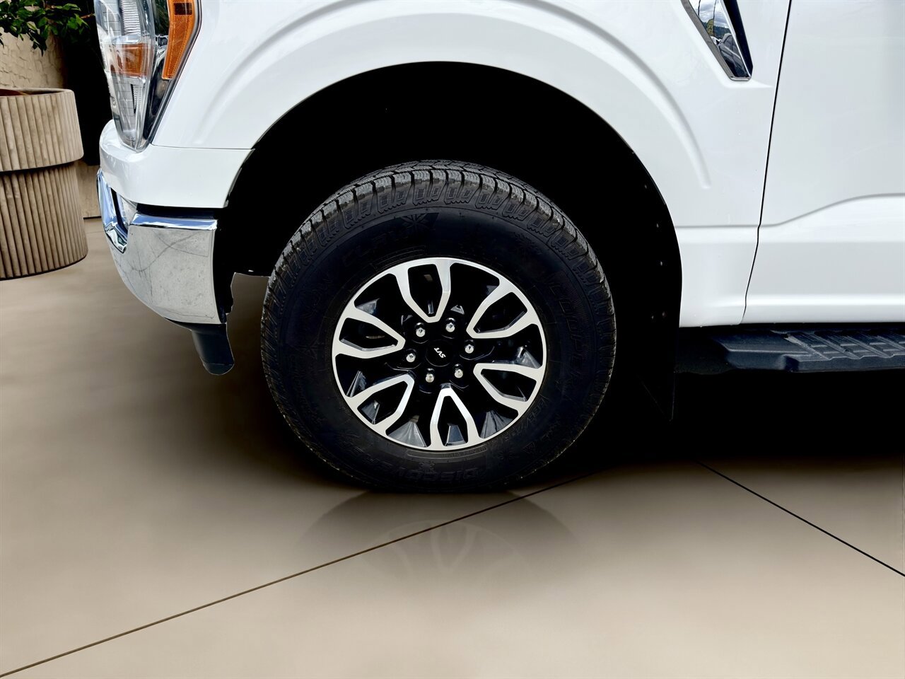 Used 2021 Ford F150 XLT AWD/4WD image 24