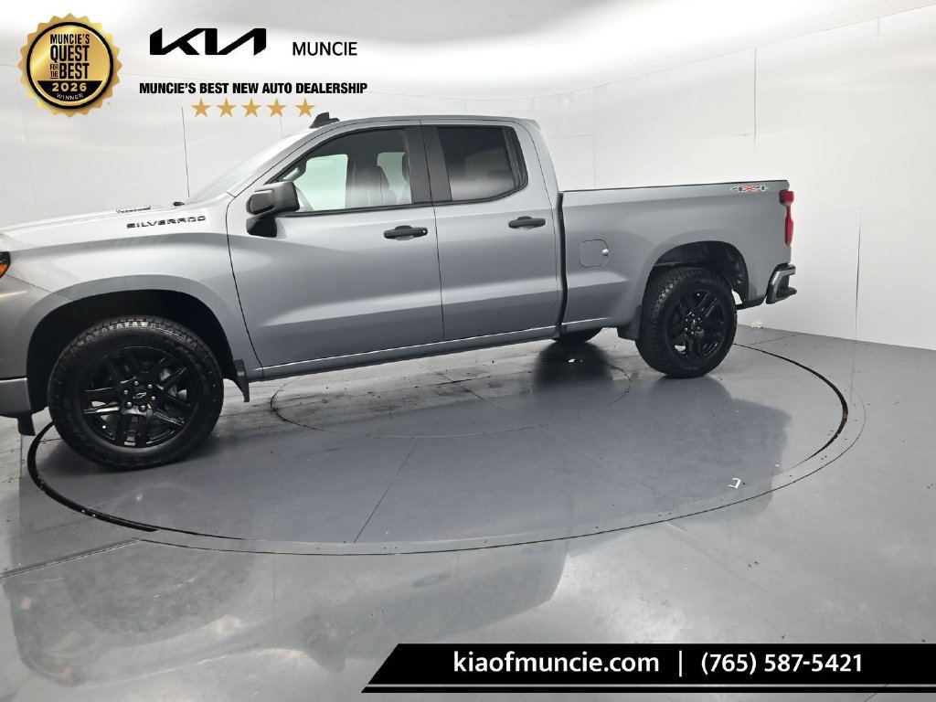 Used 2026 Chevrolet Silverado 1500 Custom w/ LPO, Dark Essentials Package AWD/4WD image 4