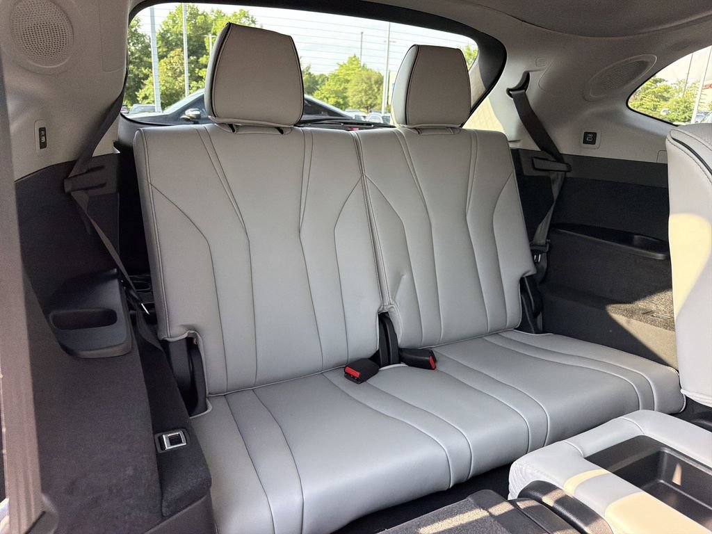 Used 2025 Acura MDX SH-AWD w/ Advance Package image 16