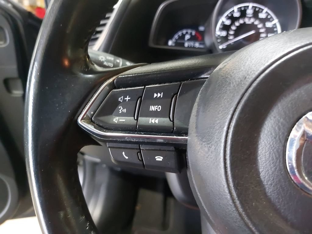 Used 2018 MAZDA MAZDA3 Touring FWD image 16