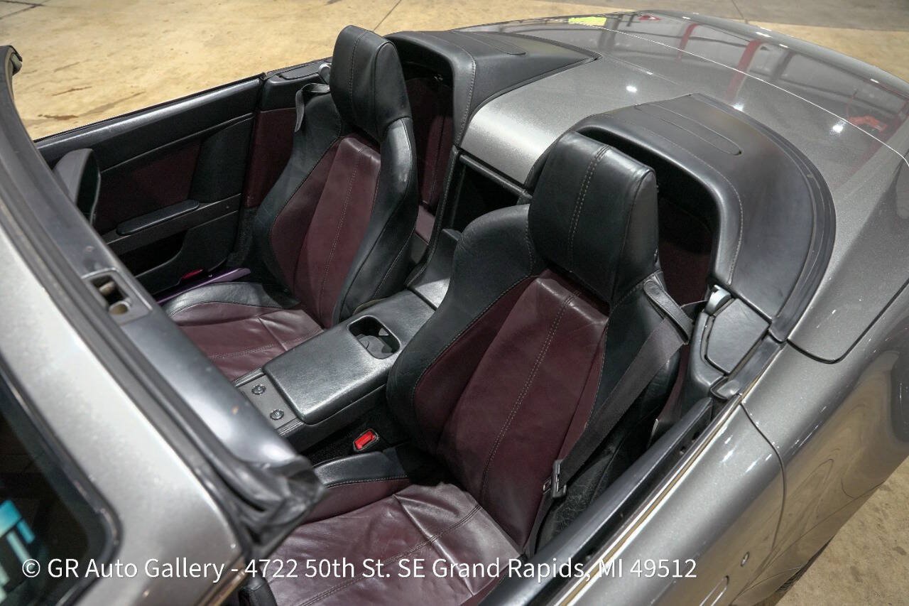 Used 2007 Aston Martin V8 Vantage Roadster RWD image 19
