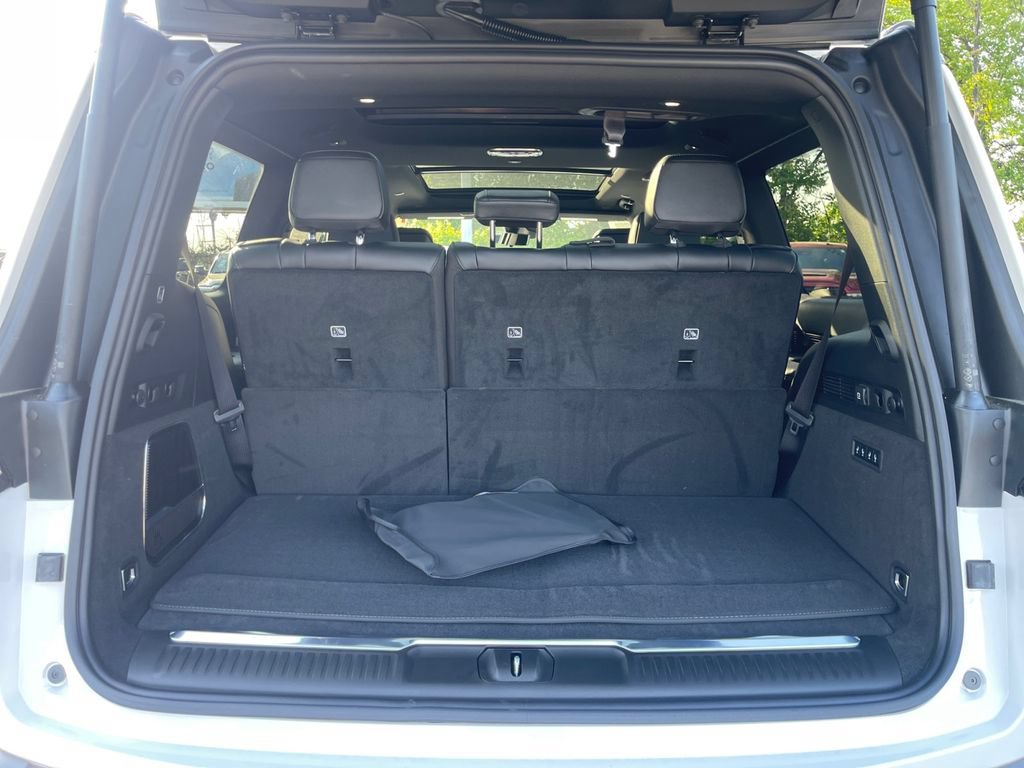 New 2026 Jeep Grand Wagoneer Summit w/ Rear Seat Video Group I AWD/4WD image 17