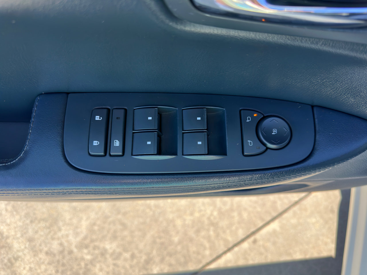 Used 2009 Cadillac DTS Limousine image 45