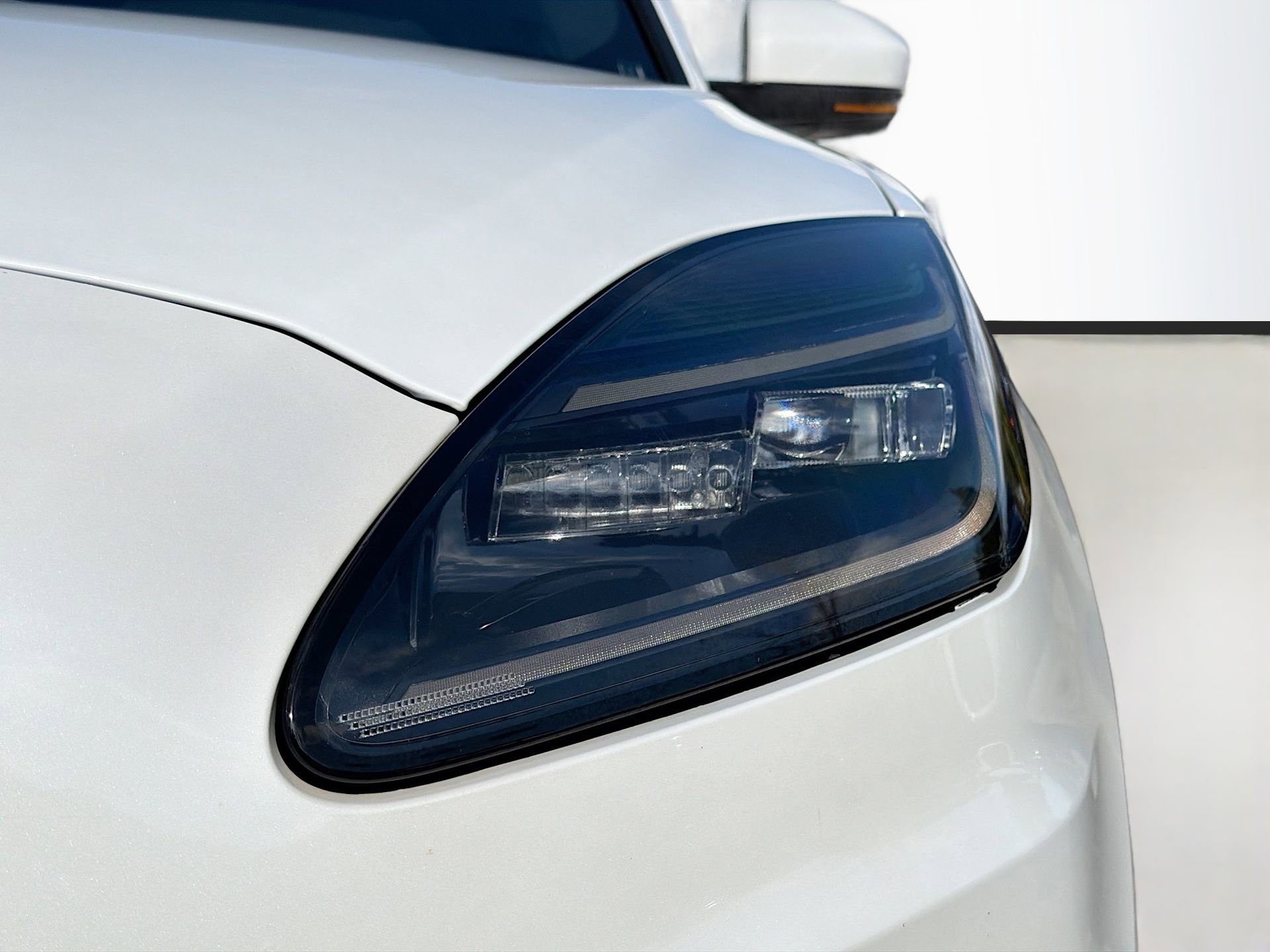 Used 2022 Jaguar E-PACE SE image 9