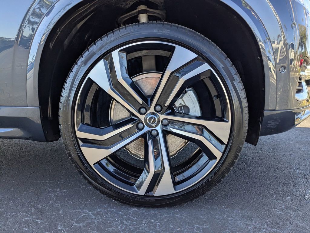 Used 2024 Volvo XC90 B6 Ultimate w/ Protection Package Premier image 11